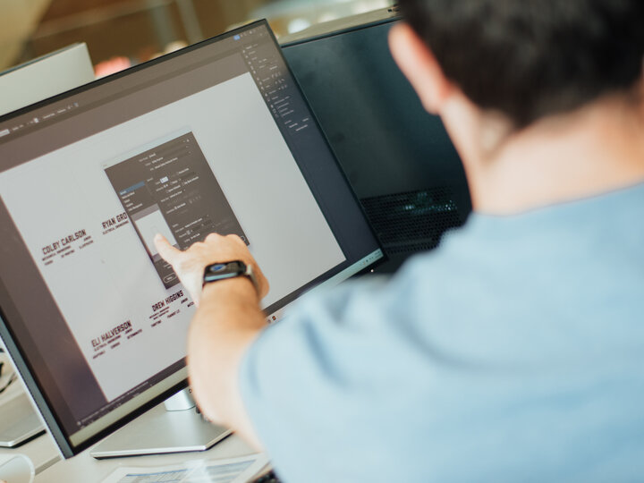 Design hub training in the DigiFab space.